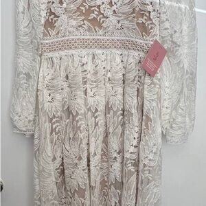 Ivy City Co White Lace Napali Dress